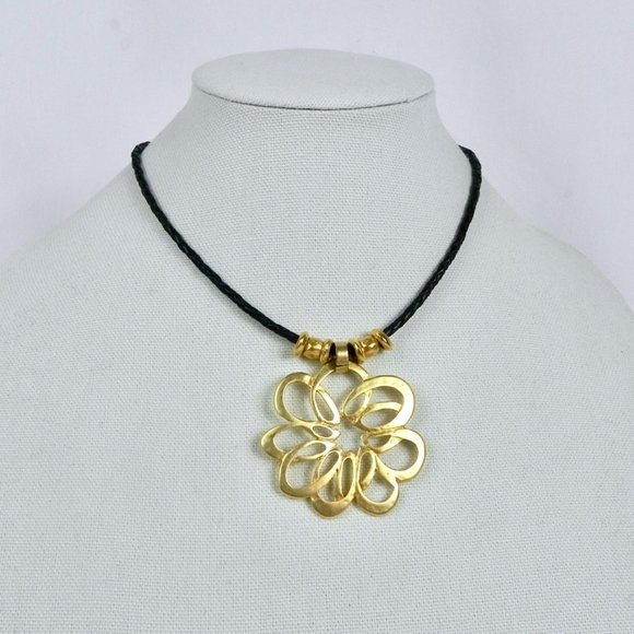 NWT Boho Gold Tone Pendant Necklace - Picture 1 of 9